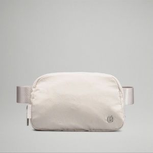 Lululemon Everywhere Belt Bag